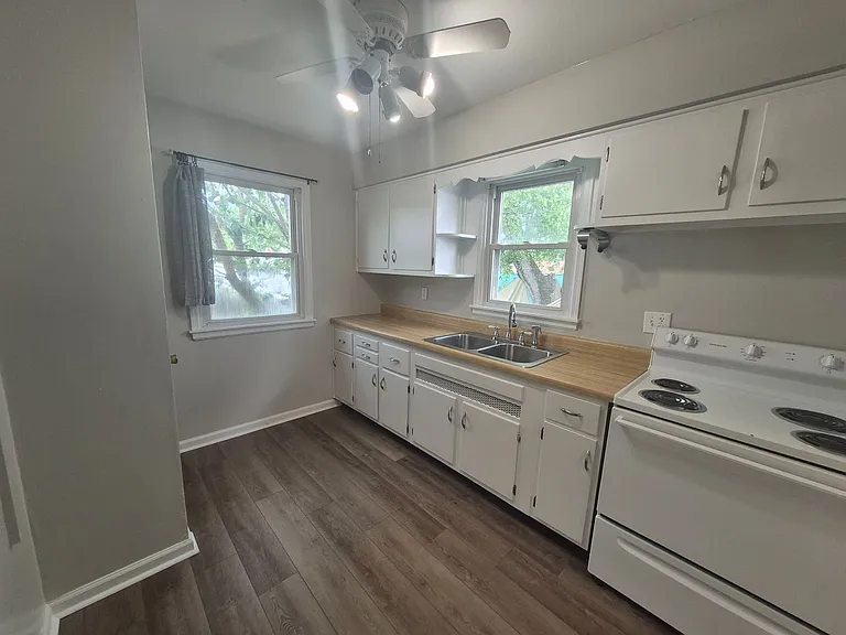 2623 Springmont Ave — Photo 9