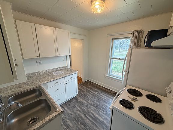 5th image of 705 W 13th St