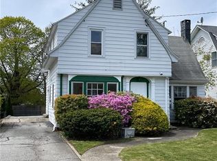 393 Ocean Ave, New London, CT 06320