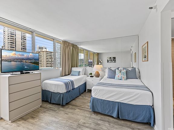 5th image of 444 Kanekapolei St #801
