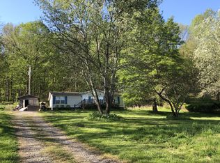 102 Garrison Ln, Cottontown, TN 37048