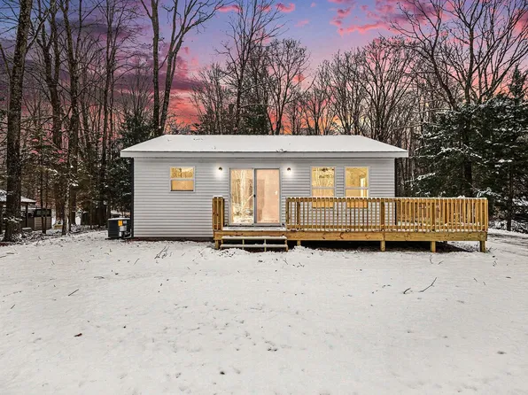 7788 E 36th St, Newaygo, MI 49337