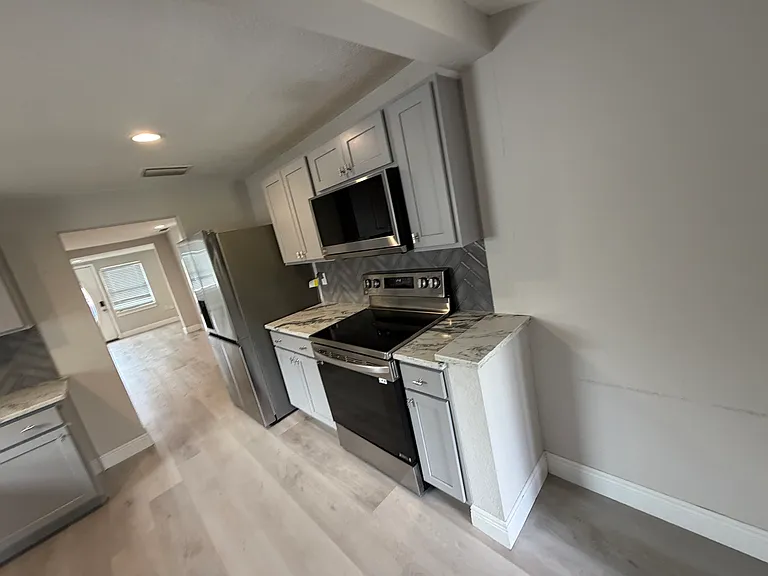 8409 Lynn Ave — Photo 11