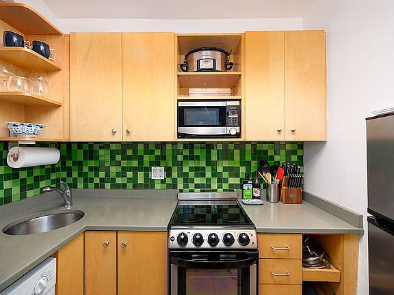 3rd image of 151 Joralemon St APT 17
