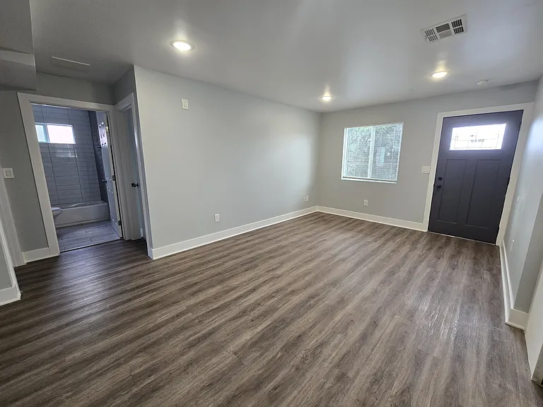 3527 1/2 Percy St #1/2 — Photo 6