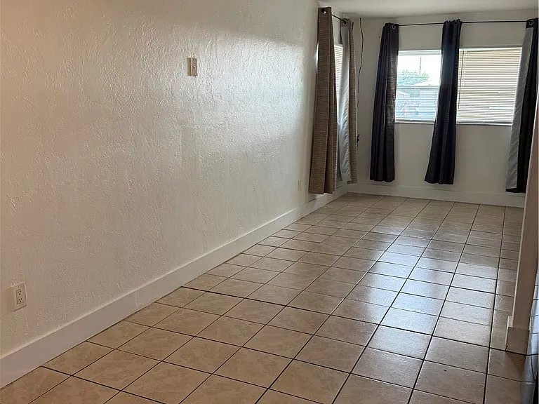 2804 River Ridge Blvd — Photo 5