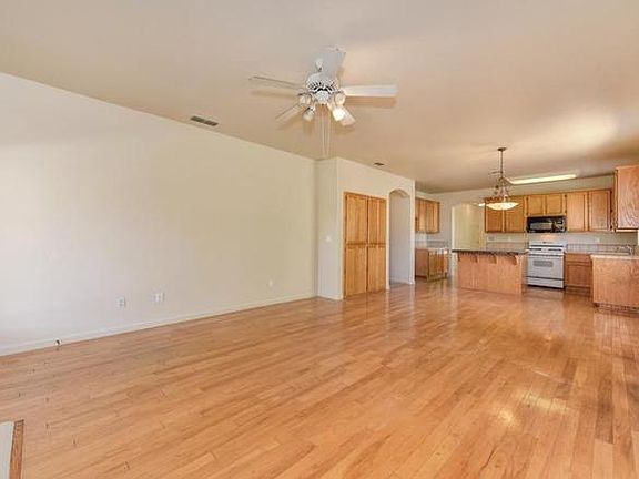4th image of 9417 Canmoor Cir