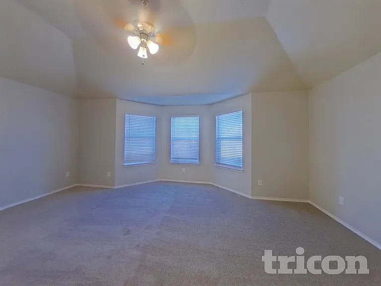 10712 Braemoor Dr — Photo 6