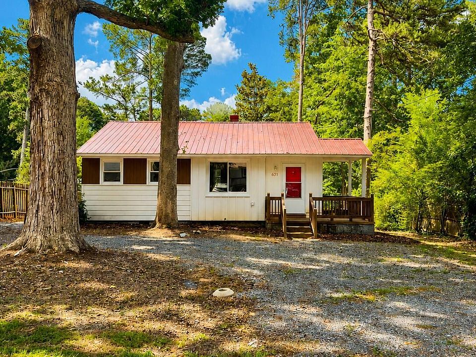 1st image of 631 Forest Drive