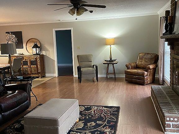 5th image of 137 Carrie Dr NW