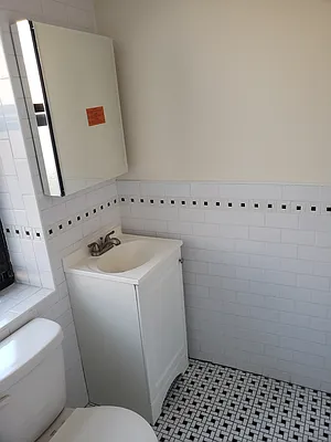 Rented by RealTegrity NY LLC | media 18