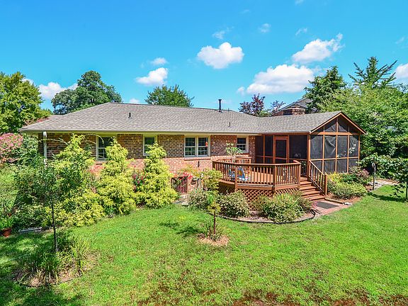 4th image of 808 Lipton Dr