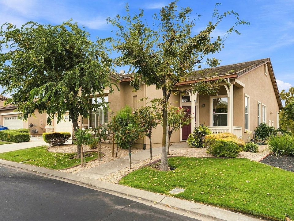 1st image of 347 Spyglass Drive