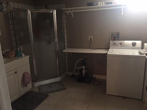 Basement laundry and second bath