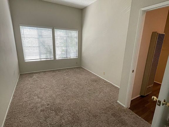 4th image of 3101 Juniper St APT 1