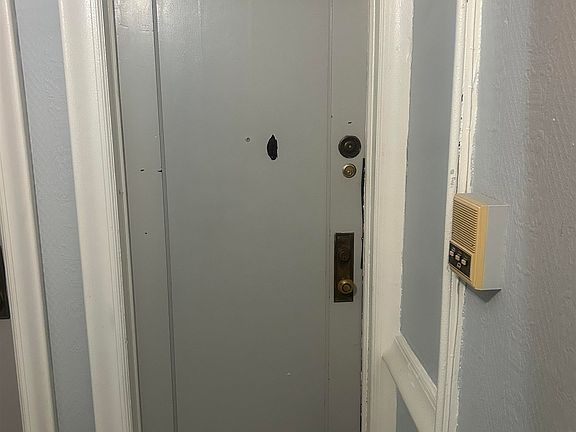 3rd image of 173 W 48th St APT 6