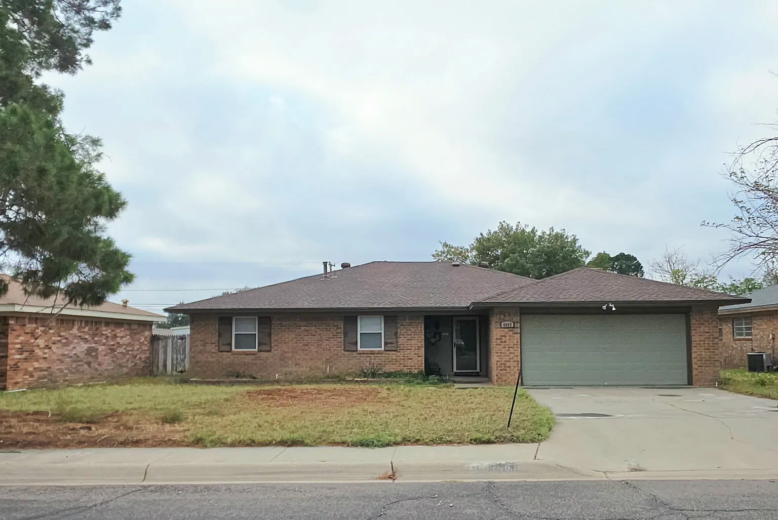 3 bed, 2.0 bath, 1625 sqft, $2,400 — Photo 1