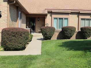 2191 London Bridge Dr #1, Rochester Hills, MI 48307