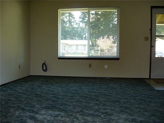 3rd image of 5866 SE Pennswood Ct