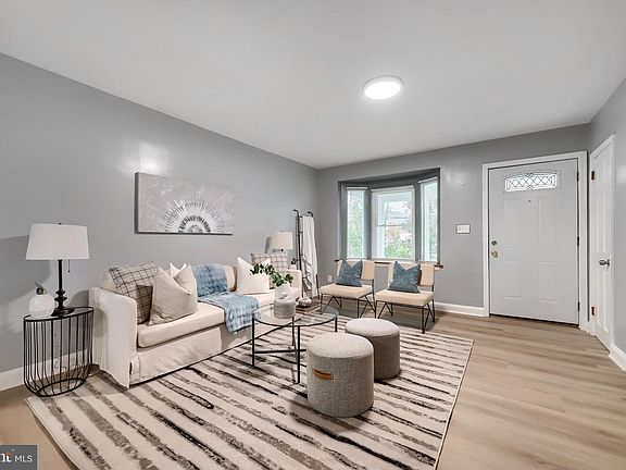 4th image of 415 Edmunds Way