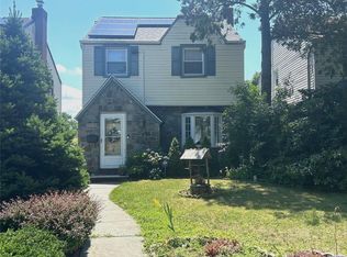 249-06 87th Ave, Jamaica, NY 11426