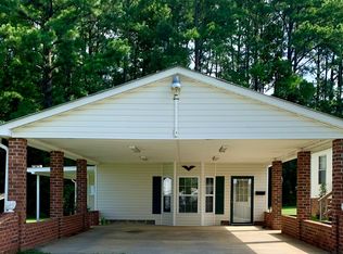 1989 Country Club Rd, La Crosse, VA 23950