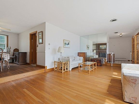4th image of 18-20 Fairview St