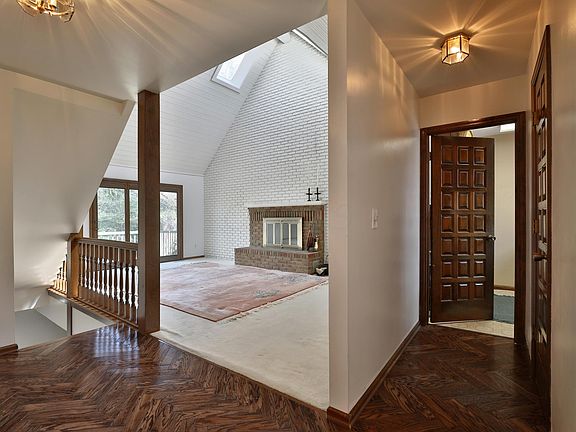 5th image of 150 Whieldon Ln #25