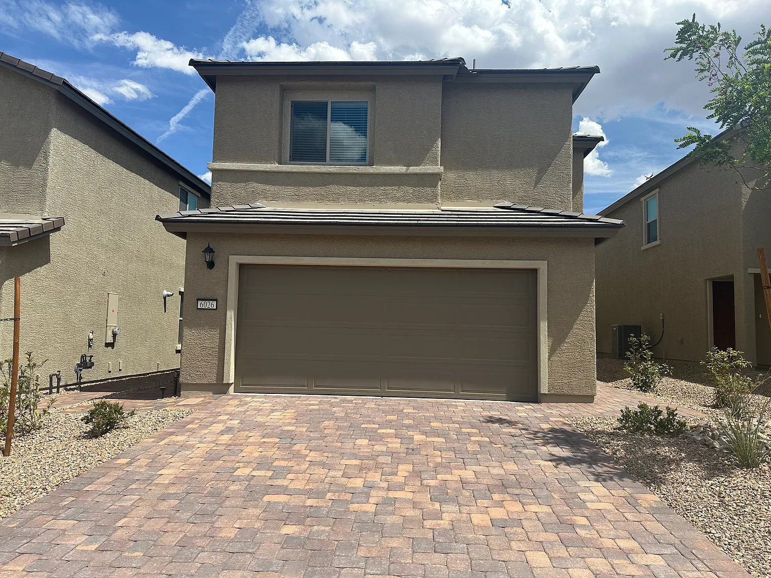 4 bed, 2118 sqft, $2,450 — Photo 2