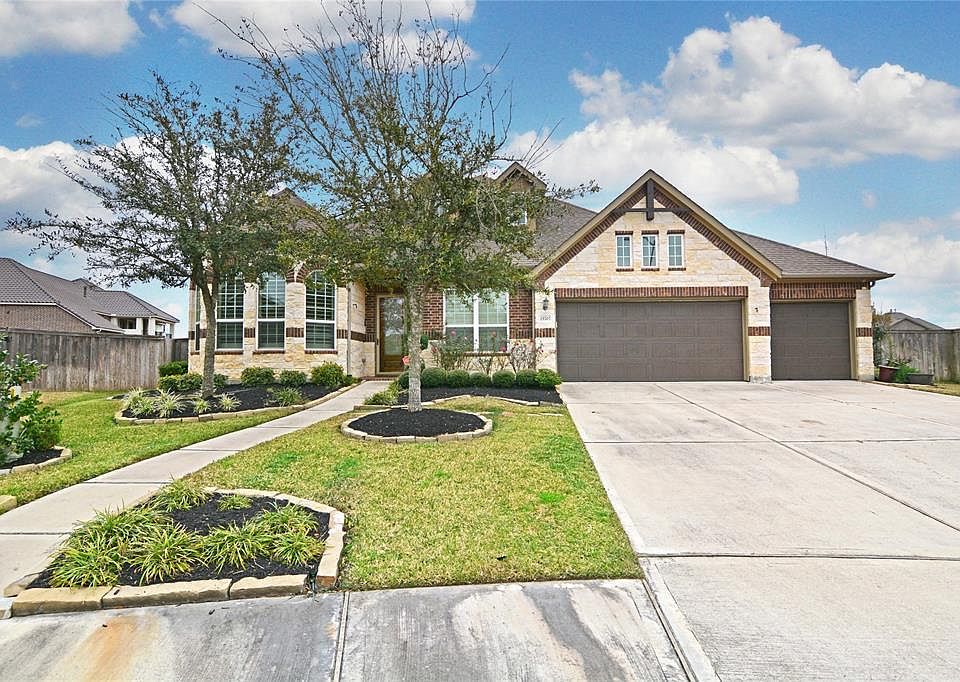 1st image of 25707 Oakwood Knoll Dr