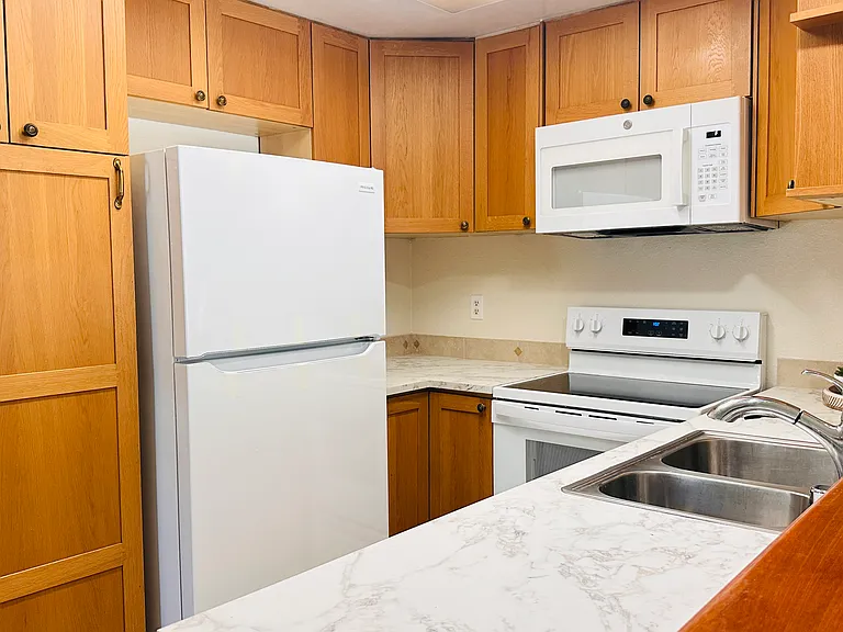 8811 Gilman Dr #D — Photo 6