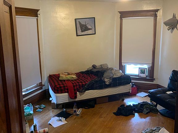 2nd floor bedroom