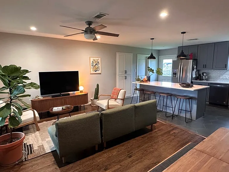 4622 Nina Lee Ln — Photo 2