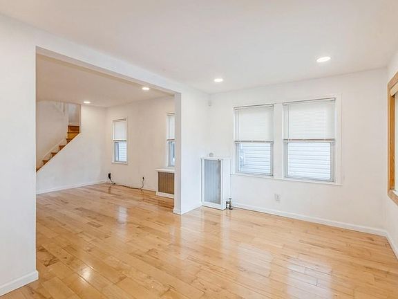 2nd image of 11439 155th St