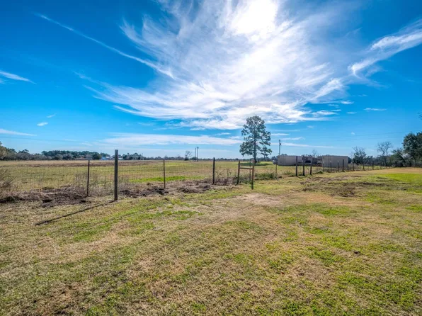 10151 Pless Rd, Cat Spring, TX 78933