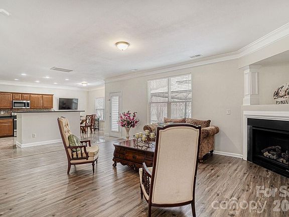 3rd image of 13622 Stringfellow Ln