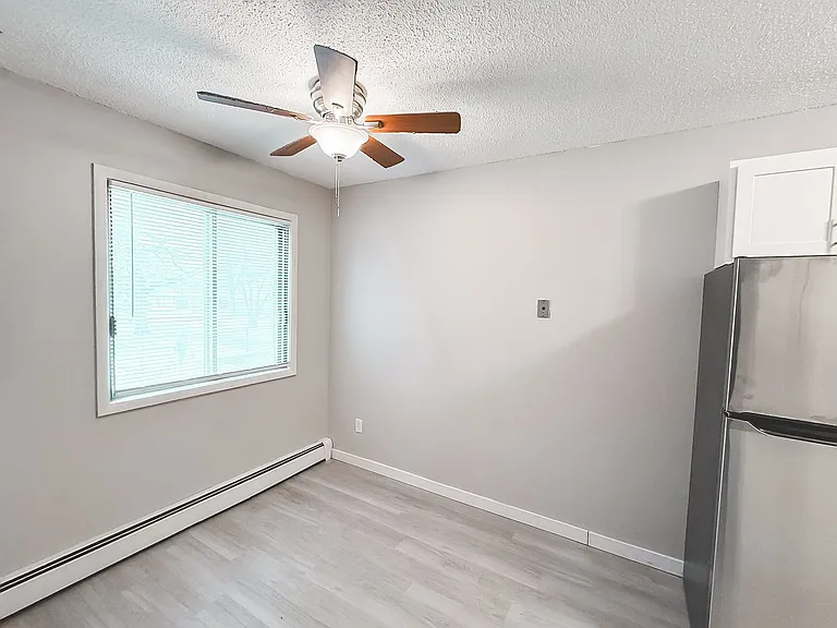 The Groves Apartments — Photo 34
