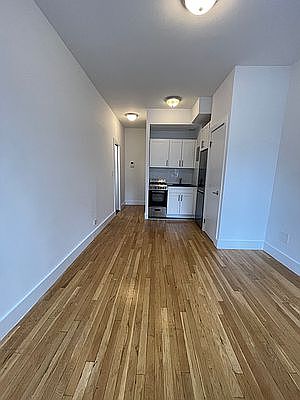 3rd image of 430 E 87th St APT 3F