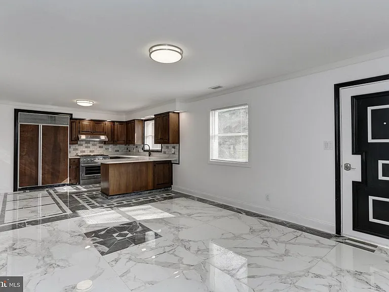 507 Duvall Ln — Photo 5