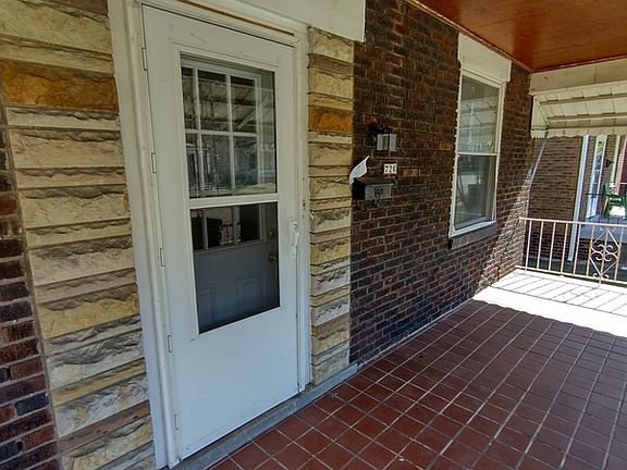 3rd image of 726 Oakmont Ave