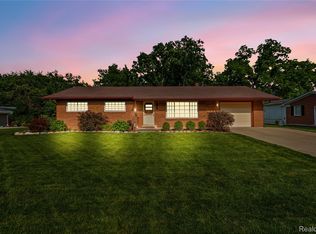 229 Brook Dr, Romeo, MI 48065