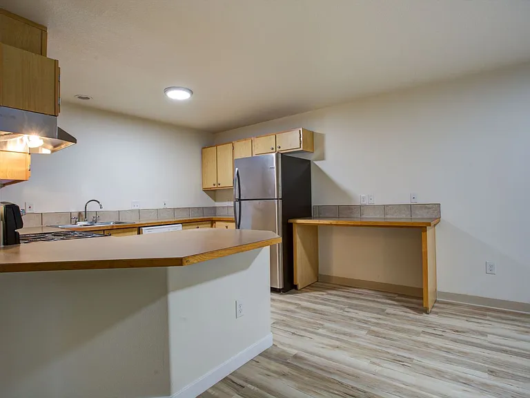 Tamarack Apartments — Photo 9