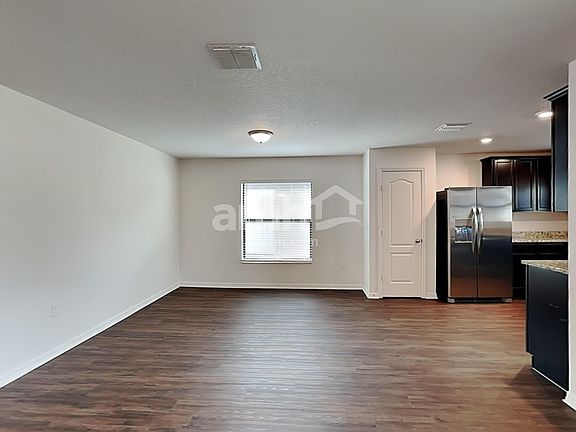 4th image of 1110 Brenton Leaf Dr