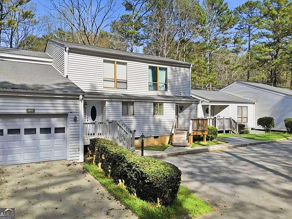 2nd image of 402 Willow Way