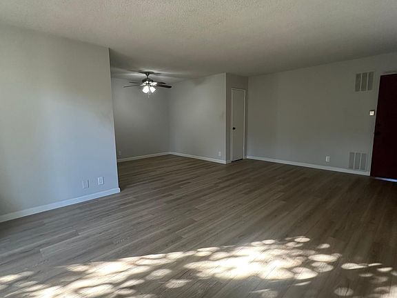 4th image of 4804 Gaviota Ave APT 108