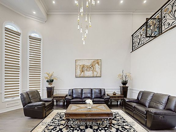 5th image of 16 Crescentview Rd