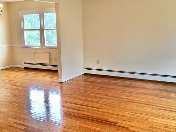 5th image of 20 E Joseph St