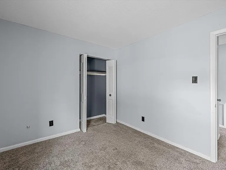 5021 Clairmont Ct — Photo 3