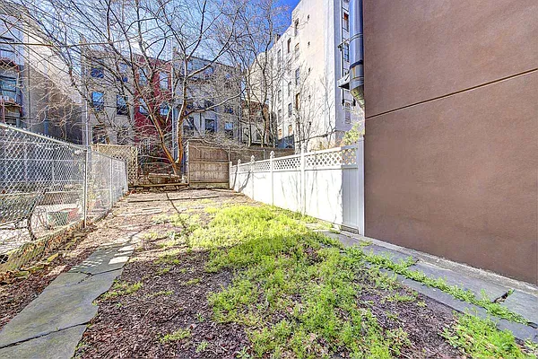 Sold by Isen & Company : Real Estate Advisors | media 15