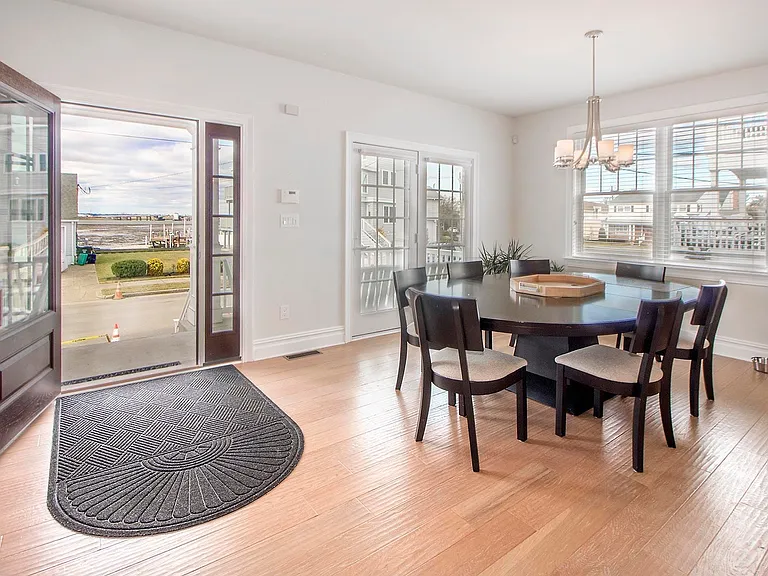 8510 Fulton Ave — Photo 4